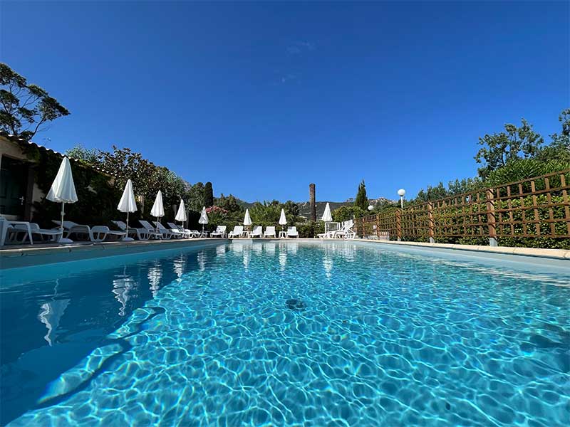 Piscine2-le-rateau-bavoir